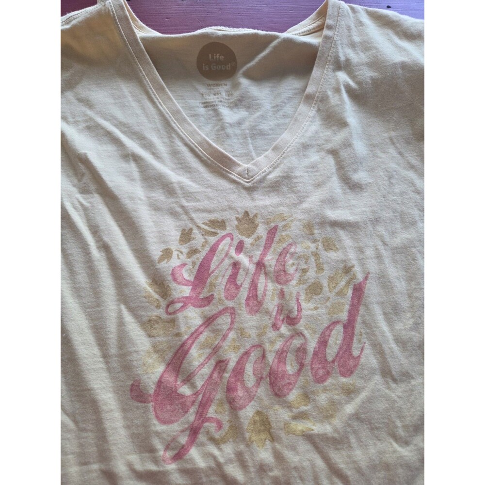 Life Is Good V Neck Xxl  T-shirt